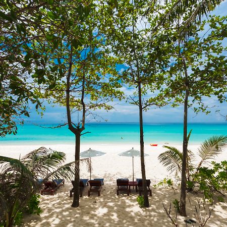The Surin Phuket Hotel Екстериор снимка