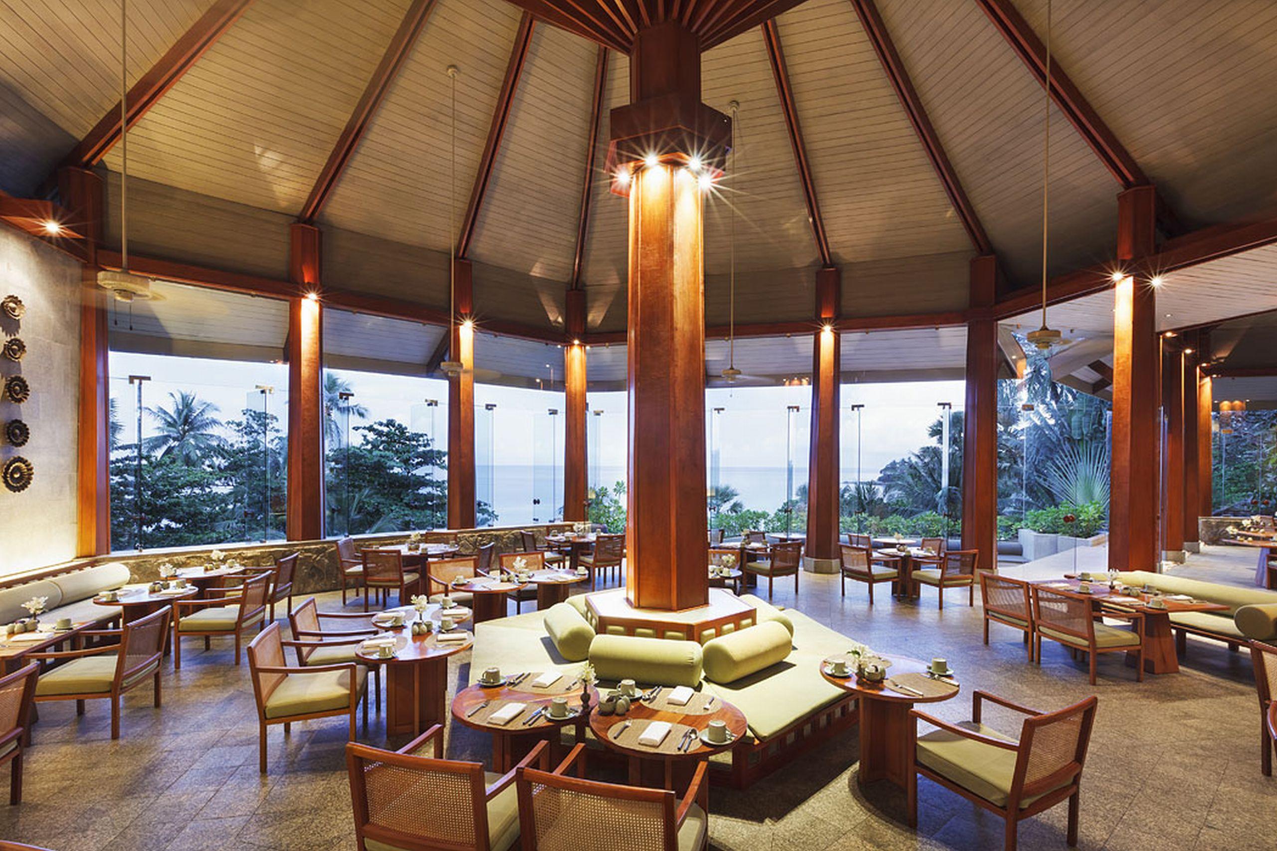The Surin Phuket Hotel Екстериор снимка