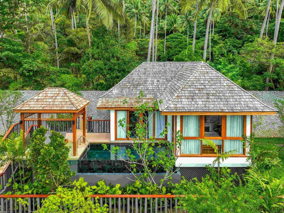 The Surin Phuket Hotel Екстериор снимка