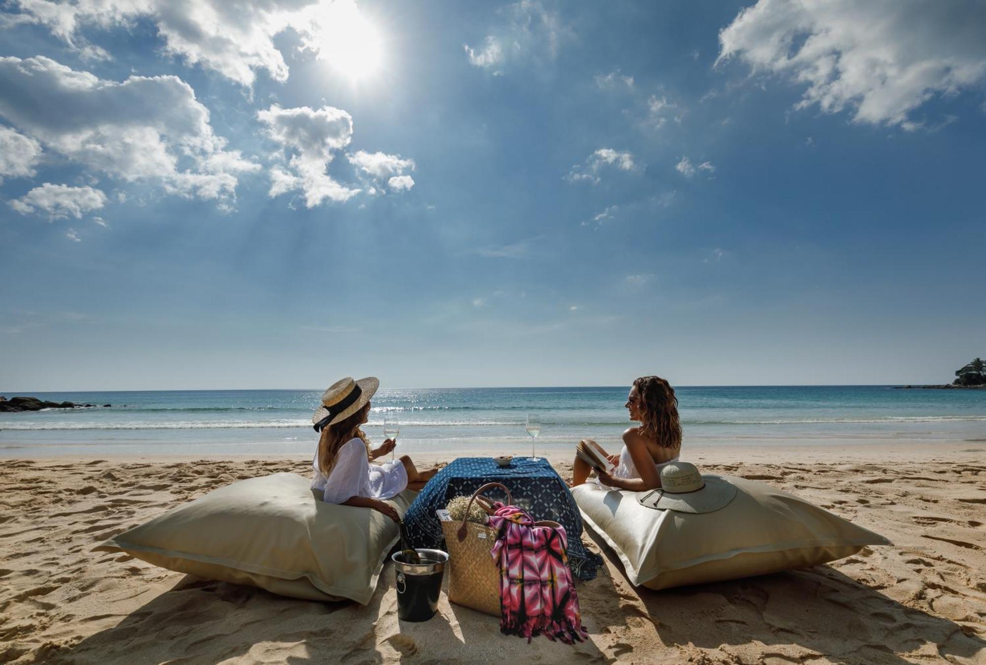 The Surin Phuket Hotel Екстериор снимка