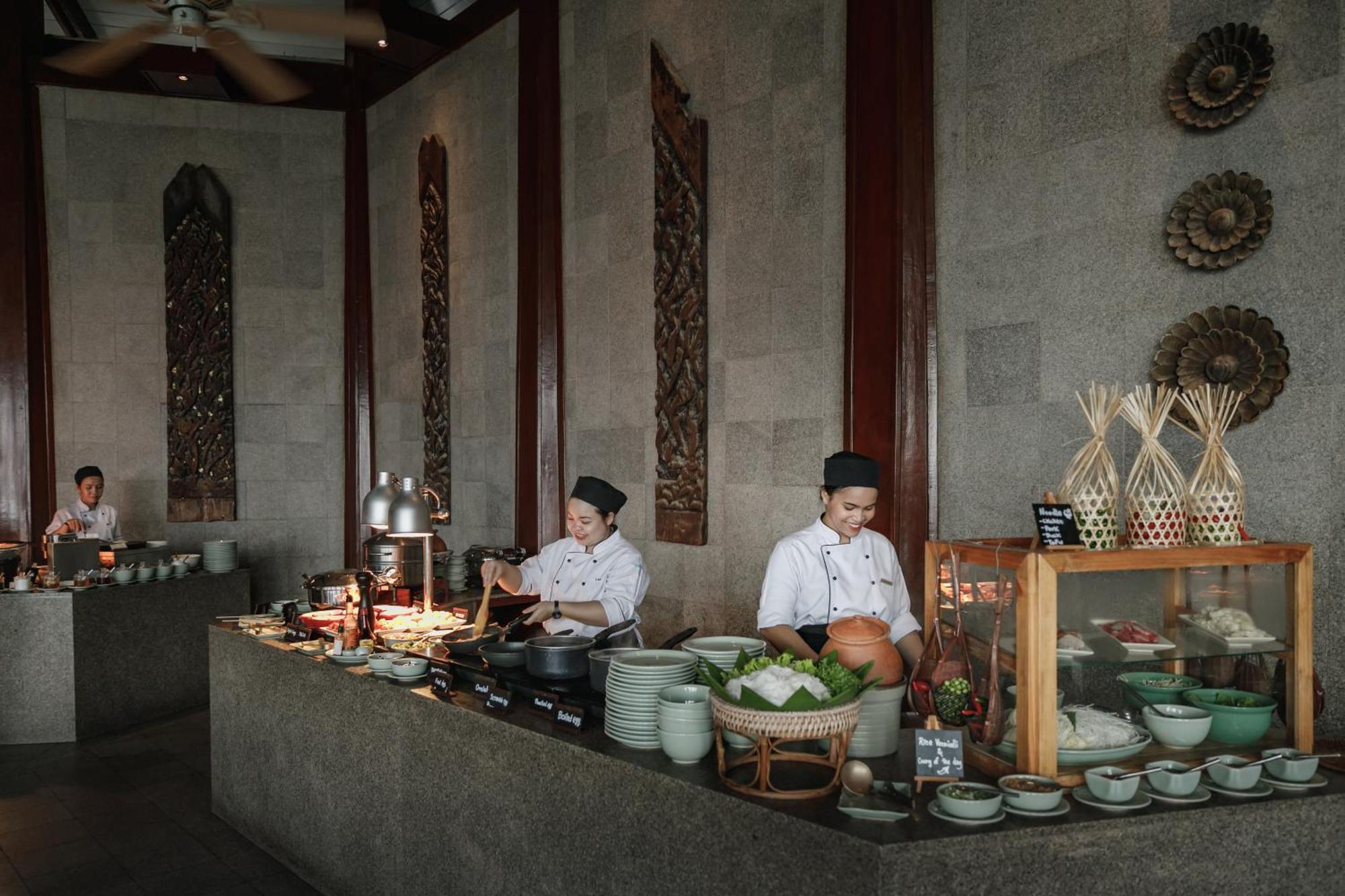 The Surin Phuket Hotel Екстериор снимка