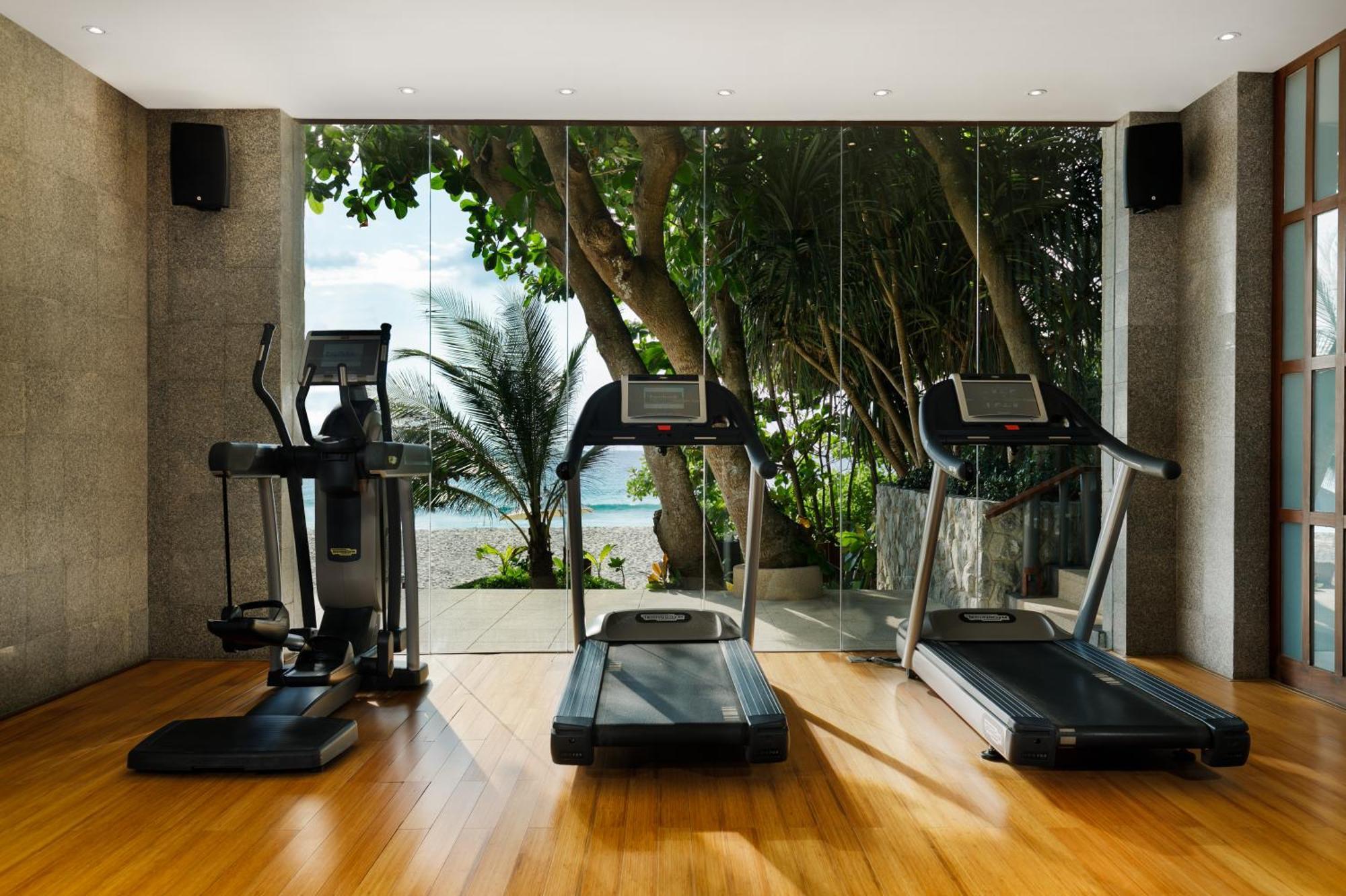 The Surin Phuket Hotel Екстериор снимка