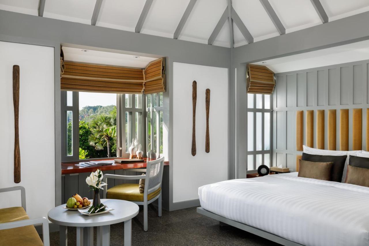 The Surin Phuket Hotel Екстериор снимка